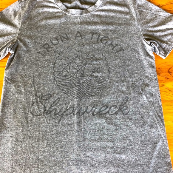 A tee for moms!!! OR Dads!  Unisex small. - Picture 1 of 2